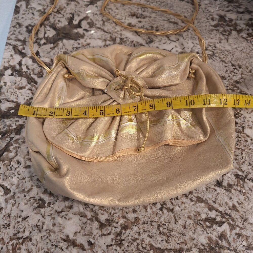 vtg metallic gold soft‎ leather crossbody - Picture 12 of 14